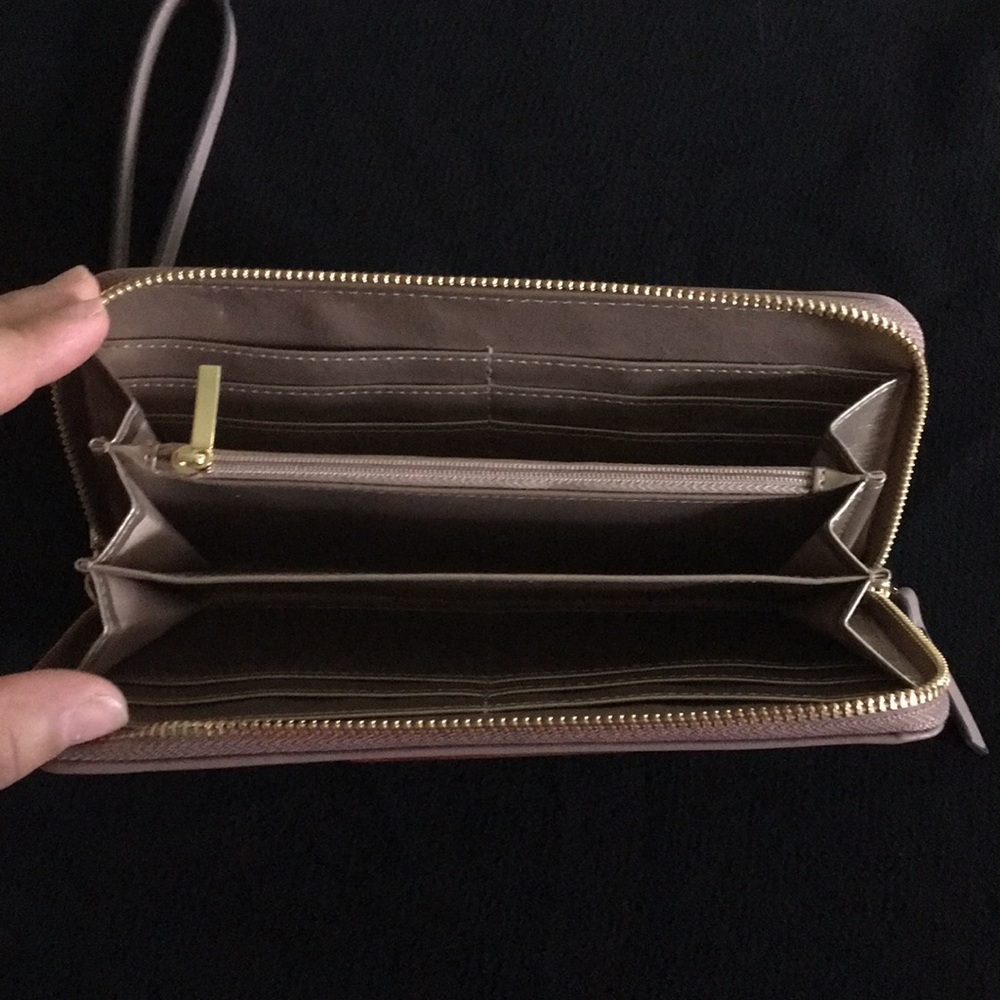 🎉HP 7/12🎉 Anne Klein Wristlet - Picture 4 of 5